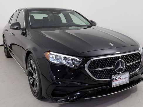 Used 2025 Mercedes-Benz E 350 4MATIC Sedan image 7