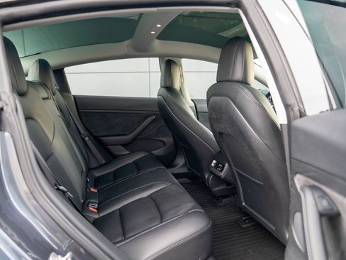 Used 2021 Tesla Model 3 Long Range image 23