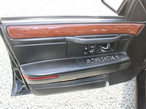 Used 1995 Cadillac De Ville Sedan FWD image 19