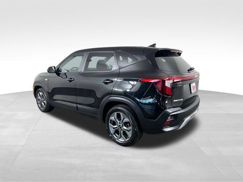 Used 2024 Kia Seltos LX AWD/4WD image 4