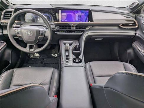 Used 2023 Toyota Crown AWD/4WD image 18
