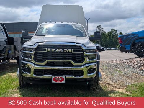 New 2026 RAM 5500 Tradesman w/ Chrome Appearance Group AWD/4WD image 3