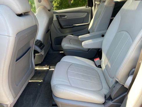 Used 2017 Chevrolet Traverse Premier image 22