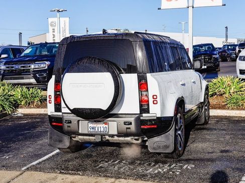 Used 2024 Land Rover Defender 110 X-Dynamic SE image 9