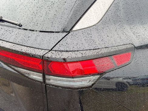 New 2026 Volkswagen Tiguan SE image 7