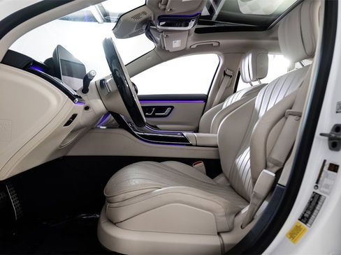 Used 2023 Mercedes-Benz S 500 S 500 image 4
