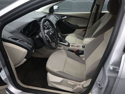 Used 2013 Ford Focus SE FWD image 9