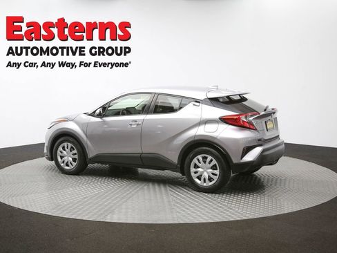 Used 2020 Toyota C-HR LE image 59