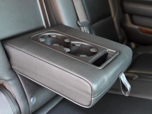 Used 2019 Chevrolet Suburban LT AWD/4WD image 43