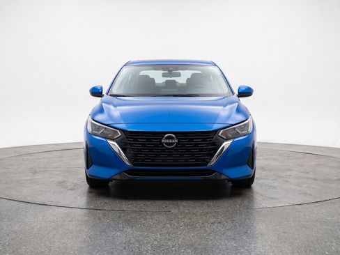 Used 2025 Nissan Sentra SV FWD image 2