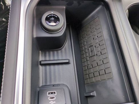 New 2025 Ford Expedition Platinum w/ Stealth Performance Package image 23