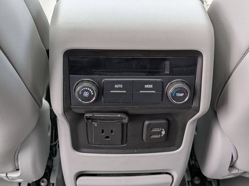 Used 2019 GMC Acadia SLT FWD image 34