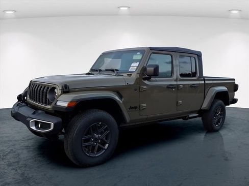 New 2026 Jeep Gladiator Sport image 2