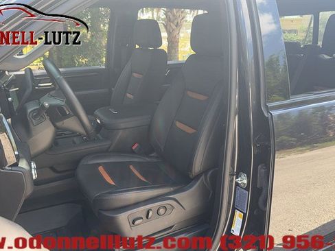 Used 2025 GMC Sierra 2500 AT4 w/ AT4 Premium Plus Package AWD/4WD image 8