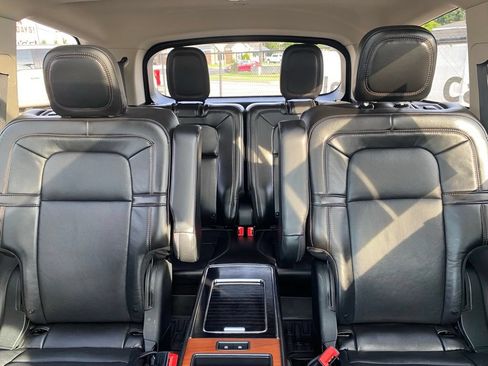Used 2020 Lincoln Aviator Reserve w/ Equipment Group 201A AWD/4WD image 29