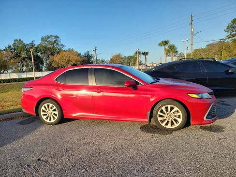 Used 2023 Toyota Camry LE image 7