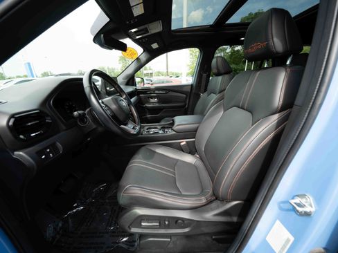 Used 2024 Honda Pilot TrailSport image 9