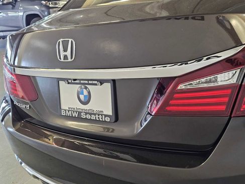 Used 2016 Honda Accord LX image 7