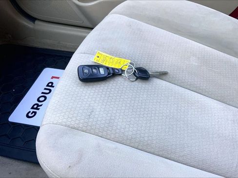 Used 2007 Hyundai Elantra GLS FWD image 14