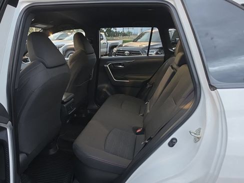 Used 2025 Toyota RAV4 SE AWD/4WD image 20