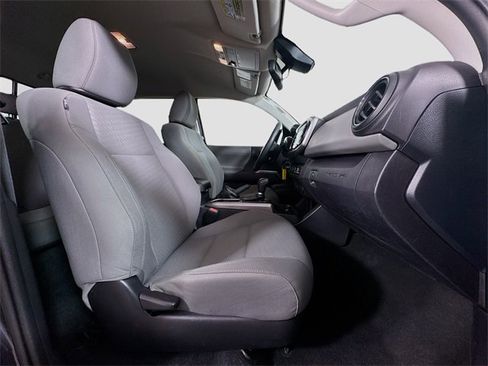 Certified 2020 Toyota Tacoma SR5 image 29
