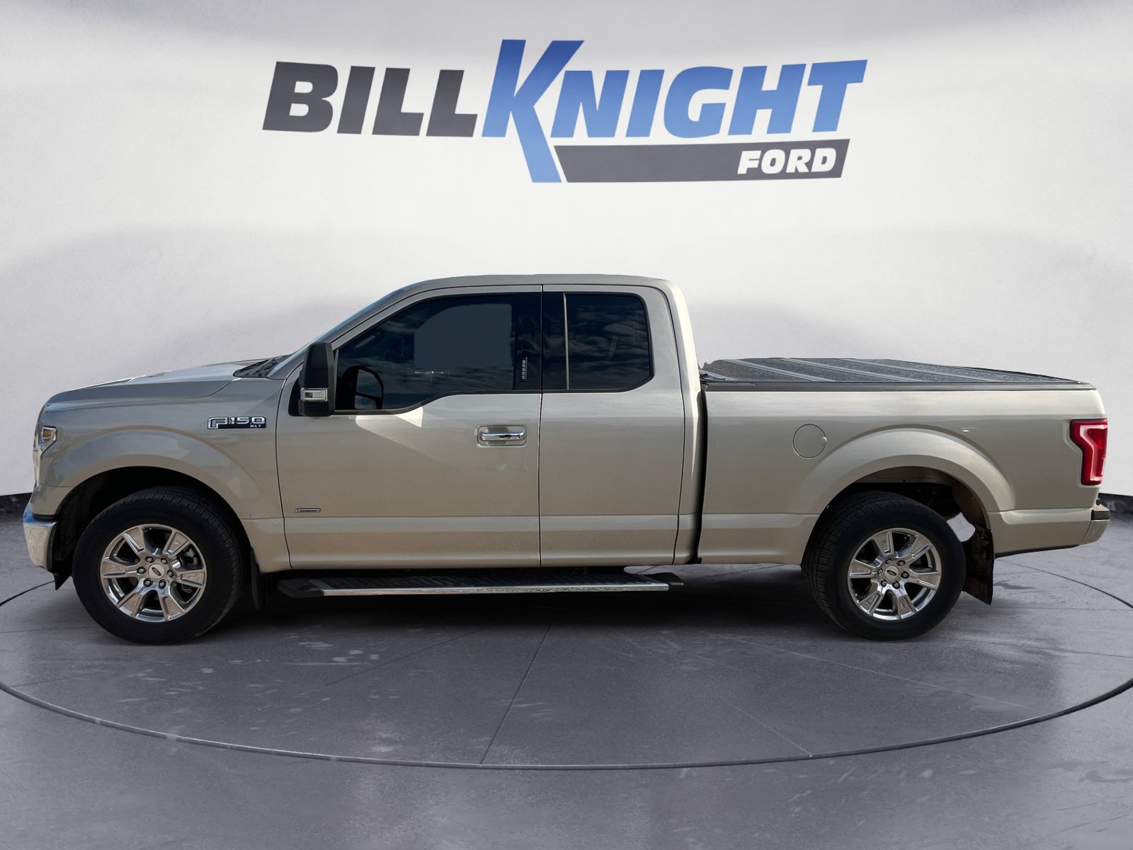 Used 2017 Ford F150 XLT w/ Equipment Group 302A Luxury RWD image 2