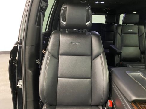 Used 2023 Cadillac Escalade ESV Luxury image 23