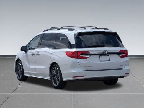 Certified 2024 Honda Odyssey Elite image 3