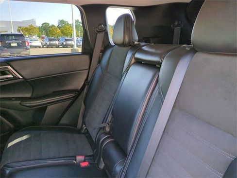 Used 2024 Mitsubishi Outlander SE image 14