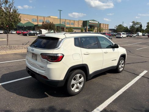 Used 2018 Jeep Compass Latitude w/ Popular Equipment Group AWD/4WD image 5