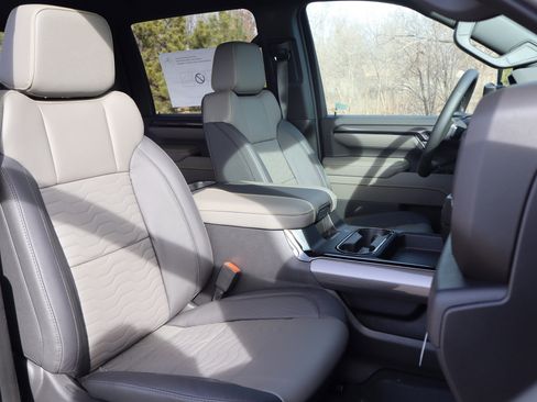 New 2026 Chevrolet Silverado 2500 ZR2 w/ LPO, Dark Essentials Package image 18