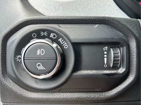 Used 2024 Jeep Gladiator Sport AWD/4WD image 25