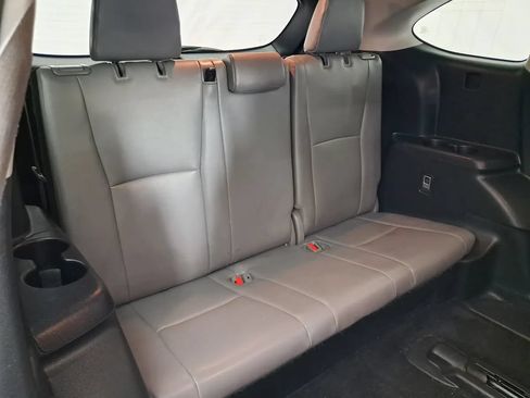 Used 2021 Toyota Highlander XLE FWD image 28