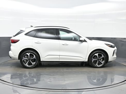 Used 2023 Ford Escape ST-Line Elite w/ Premium Technology Package AWD/4WD image 7