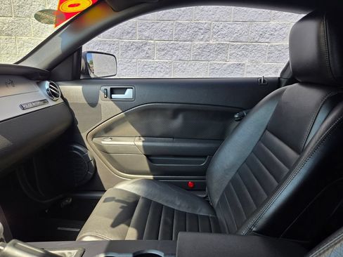 Used 2006 Ford Mustang GT Premium RWD image 28