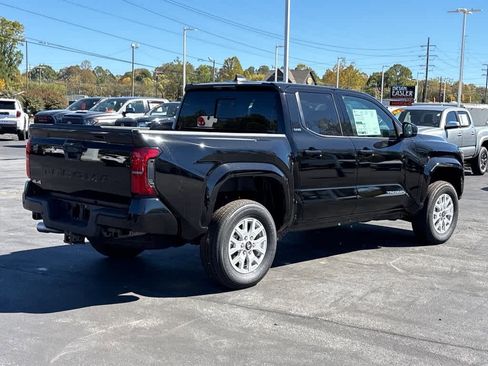Used 2025 Toyota Tacoma SR5 w/ SR5 Upgrade Package image 3