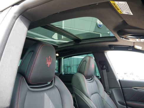 Used 2024 Maserati Levante Modena Ultima image 4