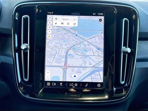 Used 2023 Volvo XC40 Recharge Ultimate w/ Protection Package Premier image 16