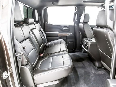 Used 2019 Chevrolet Silverado 1500 High Country w/ Technology Package AWD/4WD image 34
