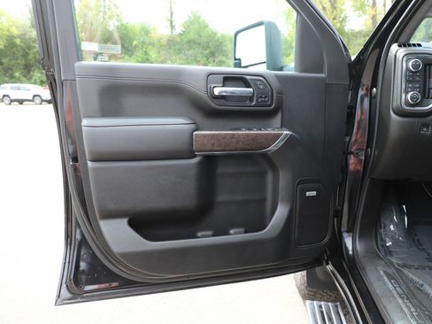 Used 2023 GMC Sierra 2500 Denali w/ Denali Black Diamond Edition AWD/4WD image 16