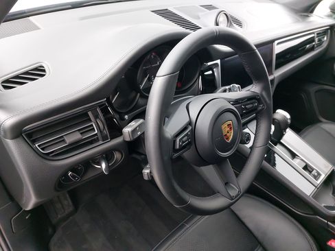 Certified 2024 Porsche Macan Turbo image 4