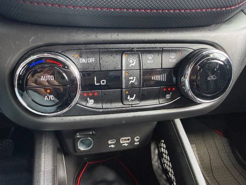 Used 2021 Chevrolet TrailBlazer RS w/ Convenience Package FWD image 3