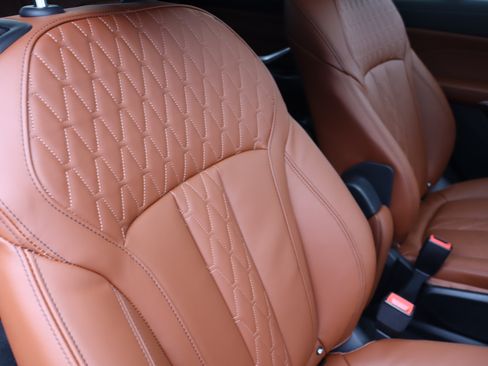 Used 2025 BMW X7 M60i AWD/4WD image 28