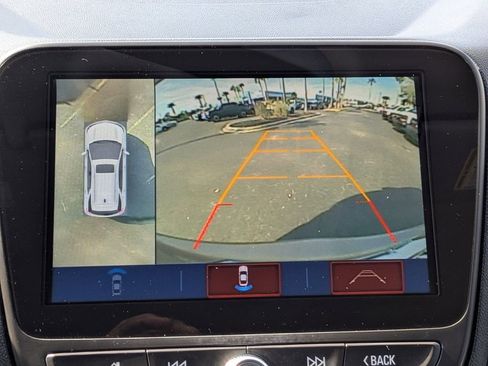 Used 2018 Chevrolet Equinox Premier image 23