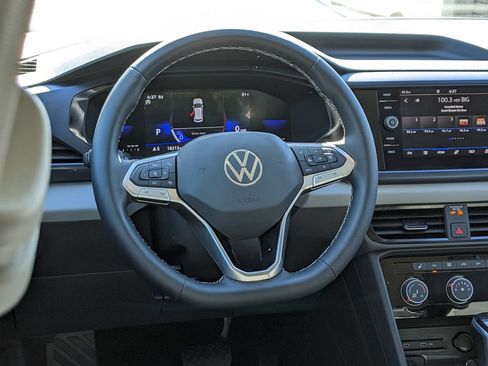 Certified 2023 Volkswagen Taos SE AWD/4WD image 13