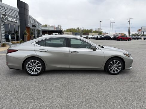 Used 2020 Lexus ES 350 w/ Premium Package FWD image 2