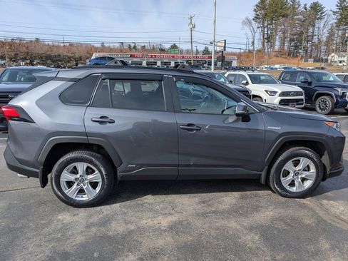Used 2021 Toyota RAV4 XLE w/ Convenience Package image 9