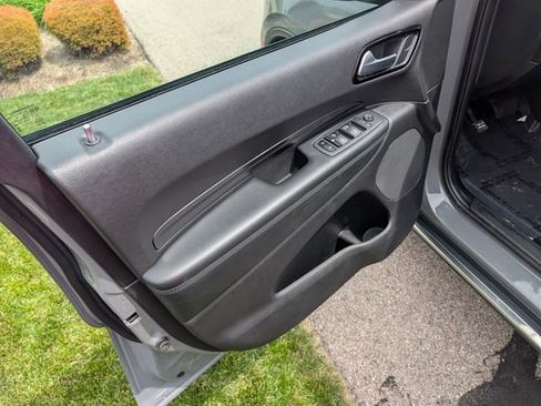 Used 2022 Dodge Durango SXT AWD/4WD image 12