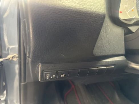Used 2020 Toyota Corolla LE FWD image 19