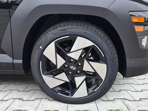 New 2026 Hyundai Kona Limited FWD image 3